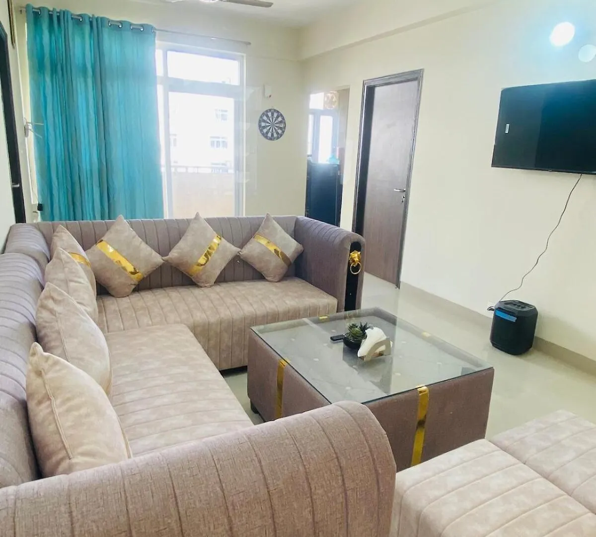 Advai's Cozy Corner Apartment Agra
