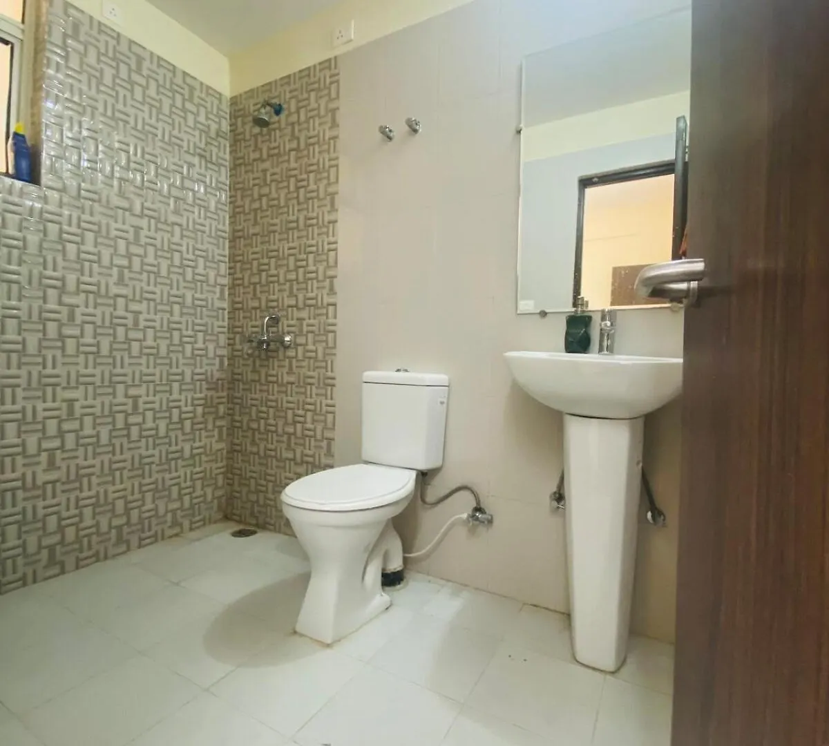 Advai's Cozy Corner Apartment Agra