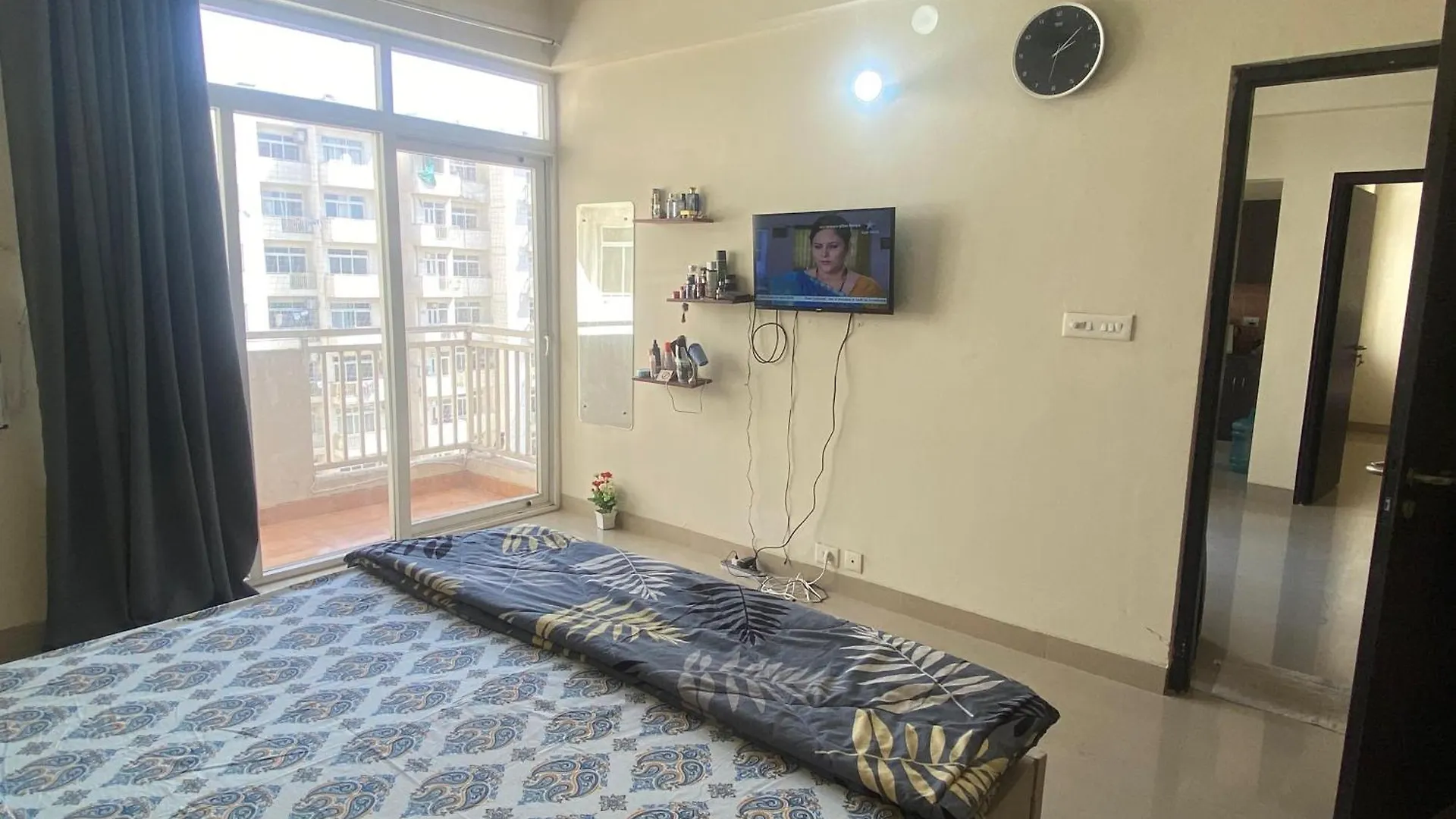 Advai's Cozy Corner Apartment Agra